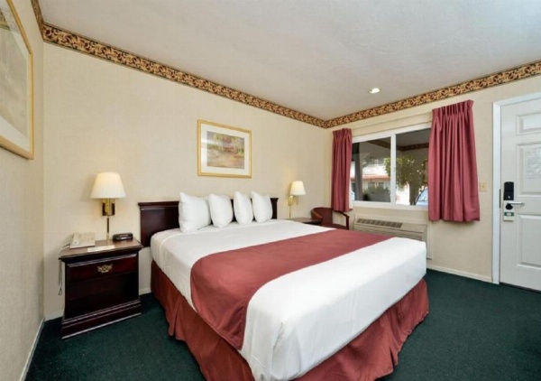 Americas Best Value Inn - Sky Ranch Palo Alto image 10