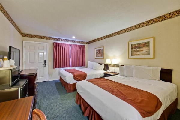 Americas Best Value Inn - Sky Ranch Palo Alto image 15