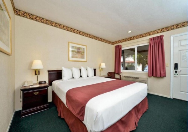 Americas Best Value Inn - Sky Ranch Palo Alto image 5